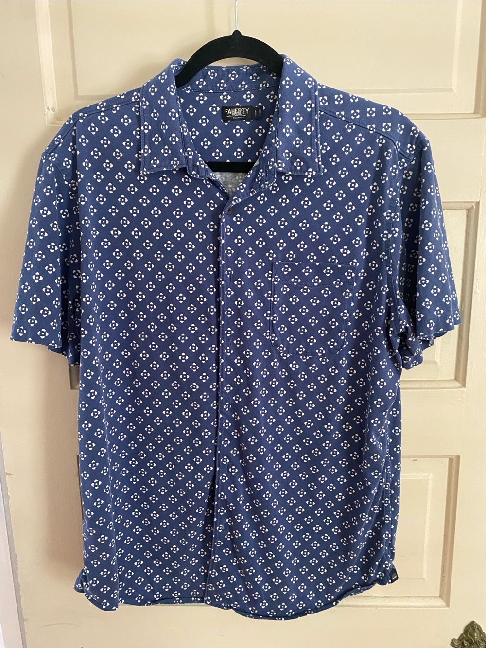 Faherty Pima Cotton Navy Short-Sleeve Button-Down with White Geometric Print